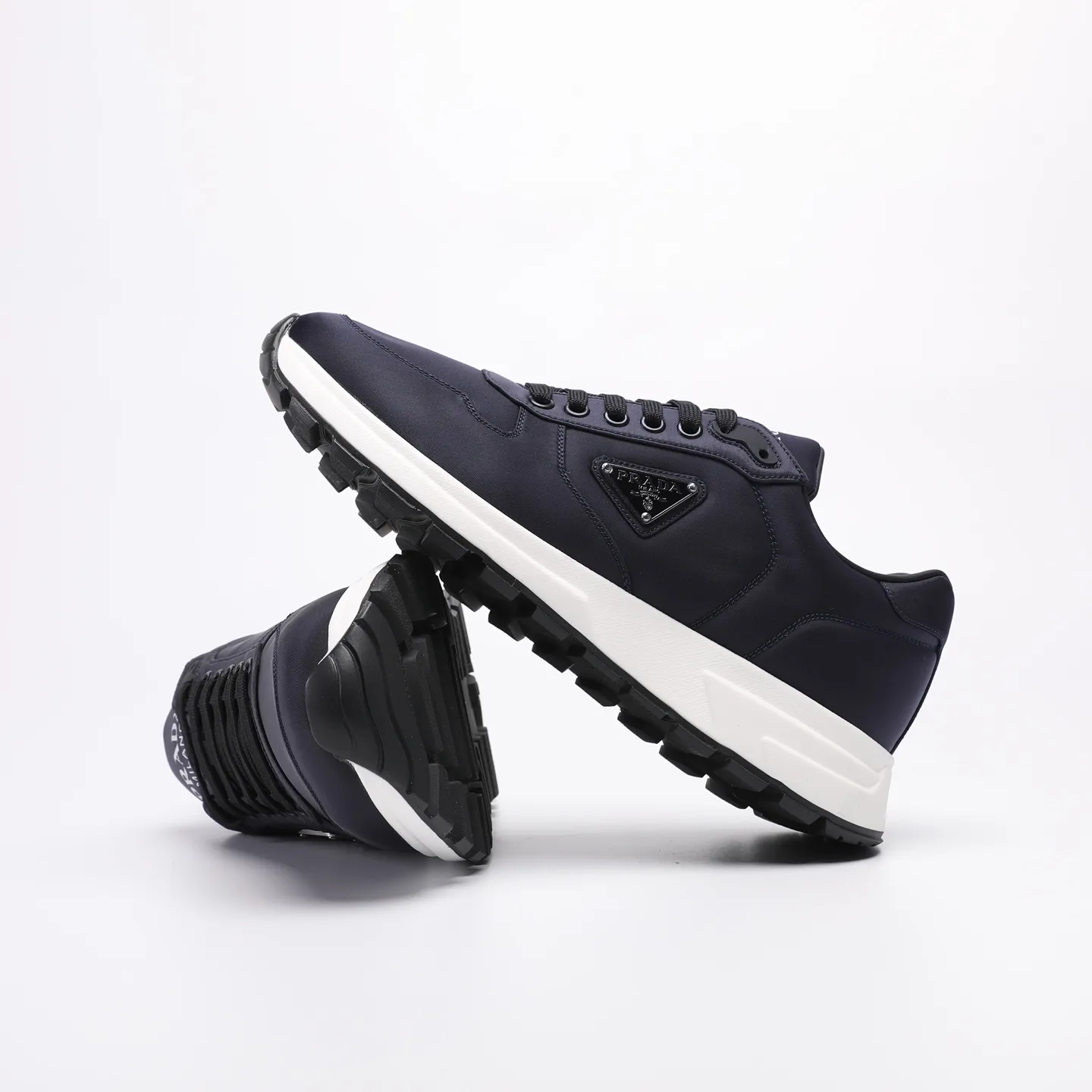 Batch 580 [PRADA] Men's shoes are popular in the counter, official website synchronization, high-quality shipments. Fabric: original cowhide with snakeskin. Lining: cowhide feet + cowhide lining. Outsole: original TPU + foam. Size: 38-46